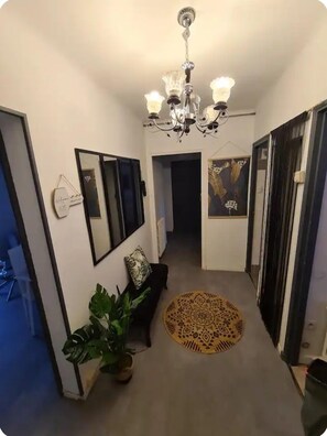 Interior - T3 apartment in a private air-conditioned residence (Avignon)