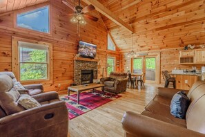 TV, fireplace - Porchside Pines։ Private Hot Tub (Pigeon Forge)