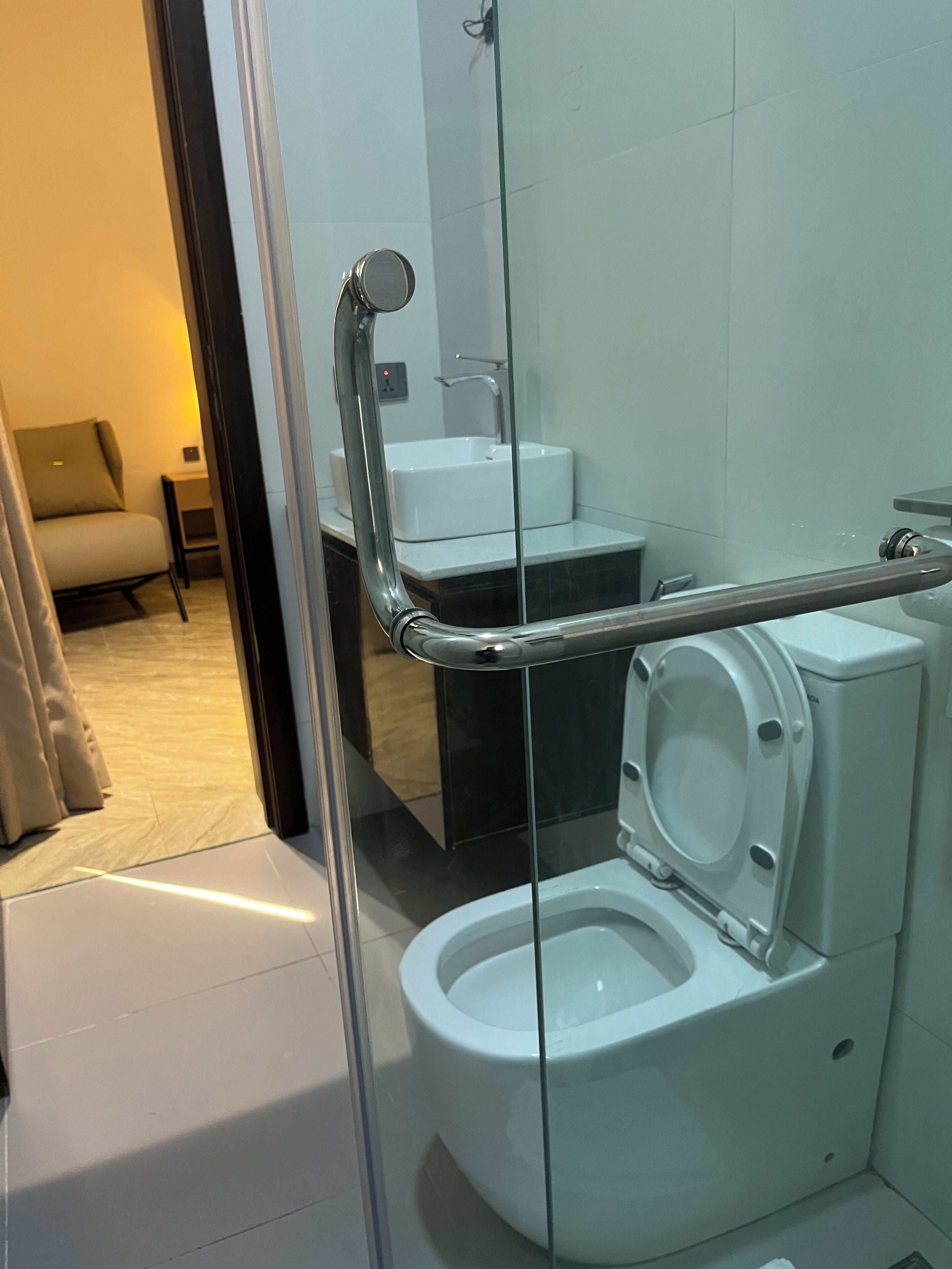 Premium-Doppelzimmer | Badezimmer | Handtücher, Seife, Toilettenpapier