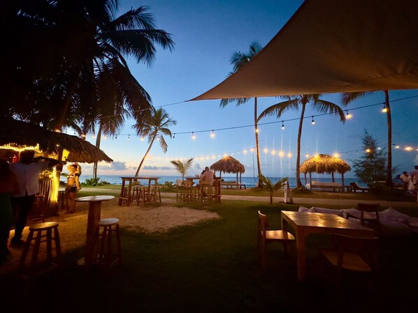 Outdoor dining - Hotel Boutique Casa Grande Playa Bonita (Las Terrenas)