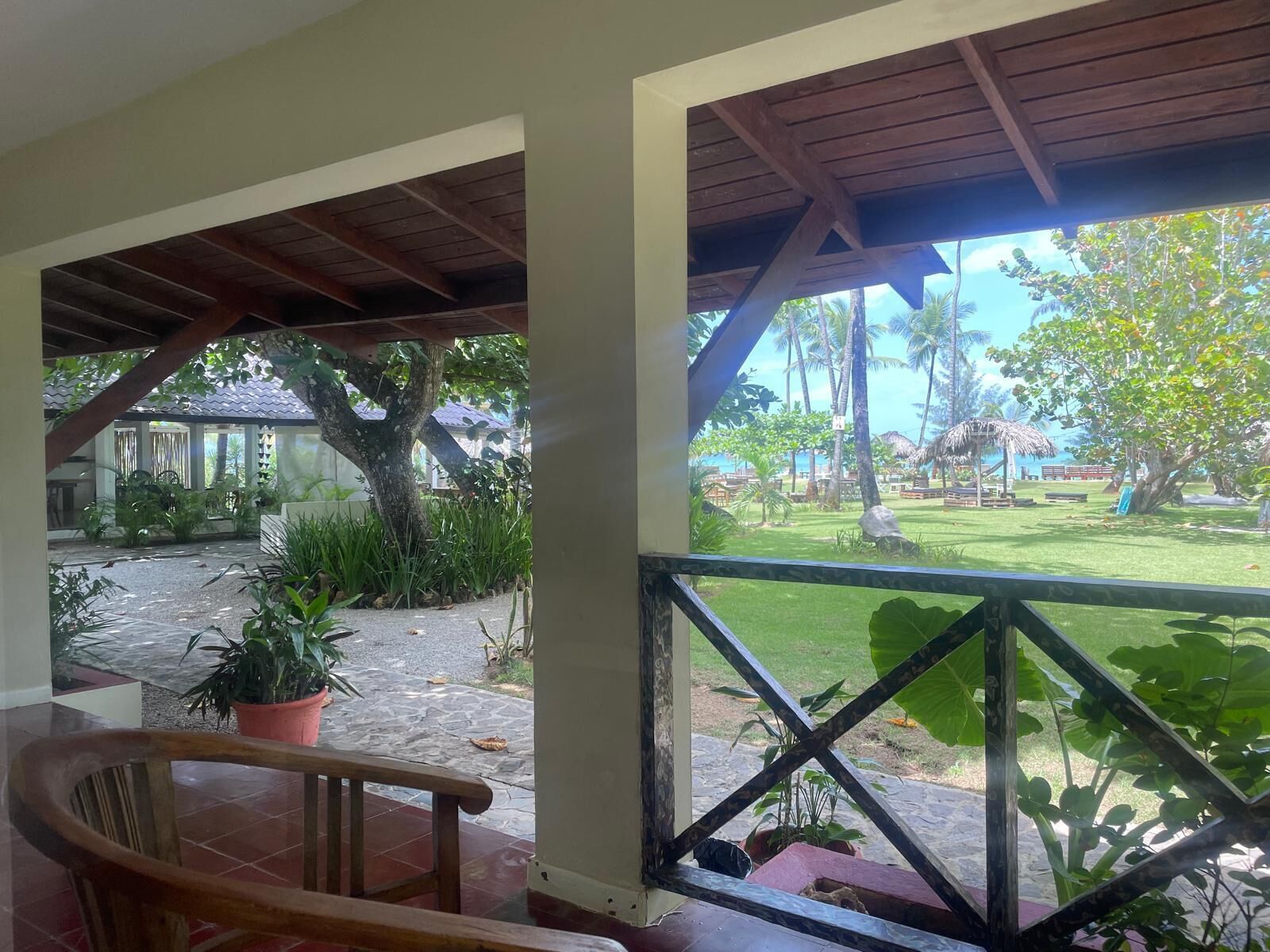 Tweepersoonskamer, uitzicht op zee