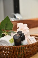 Ducha, toallas, jabón, shampoo