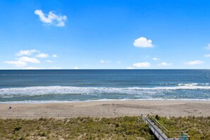 Beach - Oceanfront 1BR retreat with stunning views in Carolina Beach 0508 (Carolina Beach)