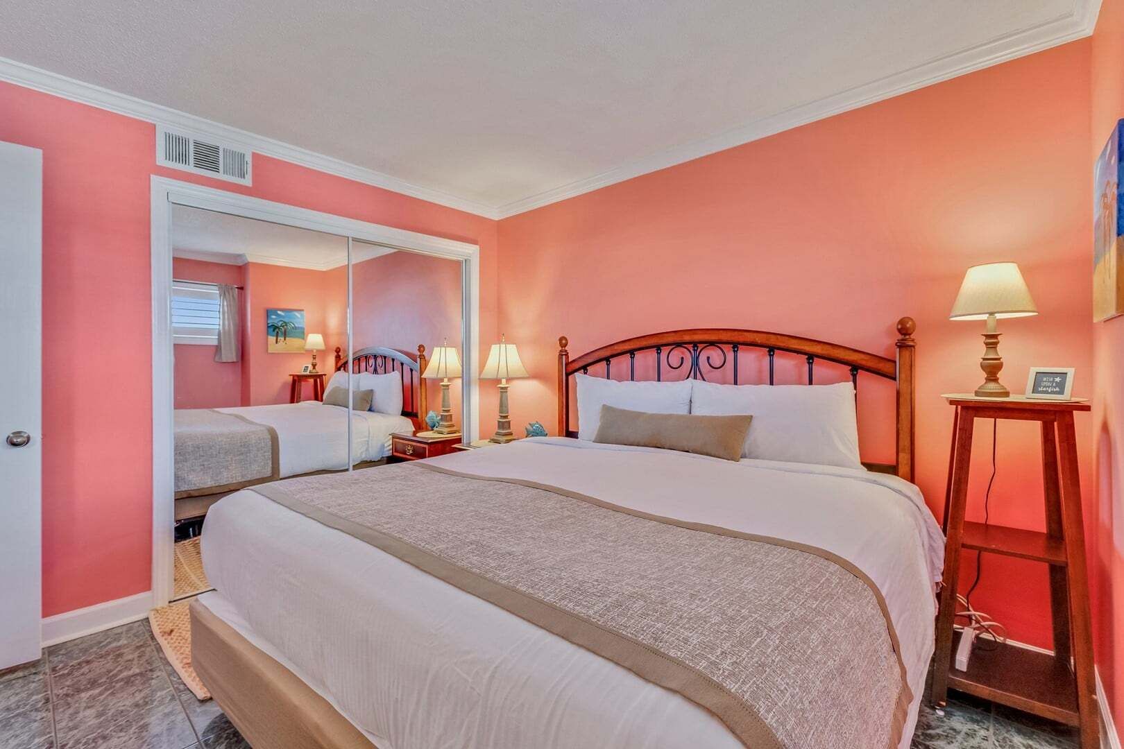 1 habitación, tabla de planchar con plancha, wifi gratis y ropa de cama 