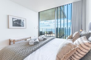 3 bedrooms, desk, iron/ironing board, travel cot - The Elements of Savoy by Atlantic Holiday (Funchal)