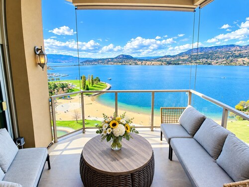 Sunset Waterfront Resort, Crown Jewel of Kelowna. Panoramic Lake Views, floor 18