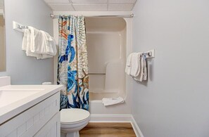 Bathroom - Experience oceanfront bliss at 0705 Palms That Sway, a cozy 1-bedroom retreat in Carolina Beach. (Carolina Beach)
