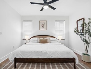 2 bedrooms, desk, iron/ironing board, WiFi
