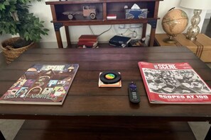 Games room - Sleeps 6 near Downtown,Soccer Stadium,Raceway,Flea Mkt,Dog Park,Wifi,Laundry,Zoo (Nashville)