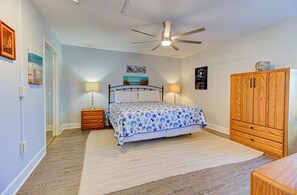 2 bedrooms, Internet - Oceanfront 2BR condo for 6 in Carolina Beach with stunning views! (Carolina Beach)