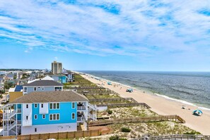 Beach - Experience oceanfront bliss in this cozy 1-bedroom retreat in Carolina Beach. (Carolina Beach)