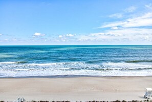 Beach - Oceanfront 1-Bedroom in Carolina Beach, Perfect for 5 Guests! (Carolina Beach)