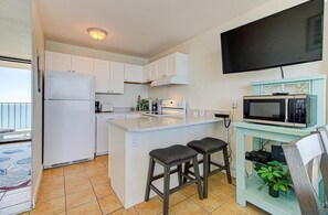 Fridge, microwave, dishwasher, coffee/tea maker - Experience oceanfront bliss at 0901 Salty Dayz Tower, Carolina Beach! (Carolina Beach)