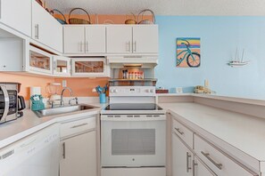 Private kitchen - Breathtaking oceanfront view at Carolina Beach in a cozy 1-bedroom condo. (Carolina Beach)