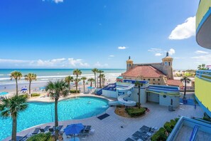 Pool - Atlantic Pearl Luxury at Ocean Walk Resort (Daytona Beach)