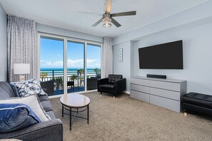 Living area - Atlantic Pearl Luxury at Ocean Walk Resort (Daytona Beach)