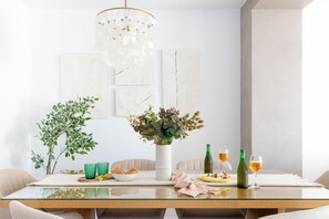 Dining - Full apartment | Luxury and comfort | 10 min Cadiz, Chiclana and beautiful beaches (San Fernando)