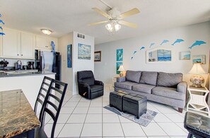 Living area - Oceanfront 1 Bedroom Retreat in Carolina Beach - Enjoy Stunning Views! (Carolina Beach)