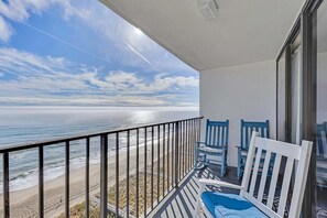 Property grounds - Oceanfront 1-Bedroom Retreat in Carolina Beach for up to 6 guests! (Carolina Beach)