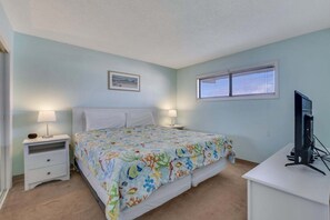 Room - Oceanfront 1-Bedroom Retreat in Carolina Beach for up to 6 guests! (Carolina Beach)