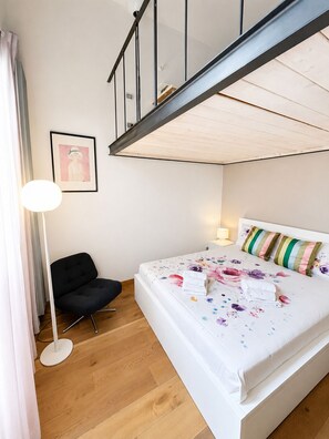 3 habitaciones, tabla de planchar con plancha, wifi y ropa de cama 