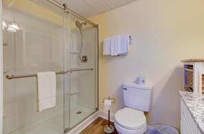 Shower - Stunning oceanfront 2-bedroom condo at Carolina Beach, perfect for 10 guests! (Carolina Beach)
