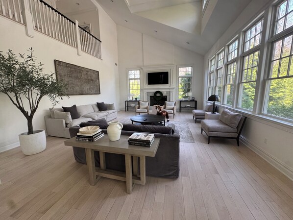 Smart TV, fireplace, video games