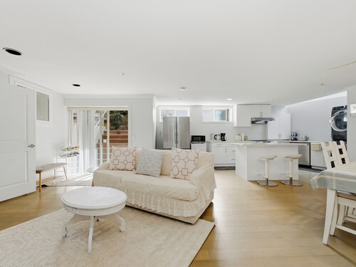 Bright 3BR Home Near UBC & Vancouver Hotspots