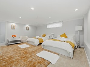 3 bedrooms, iron/ironing board, free WiFi, bed sheets