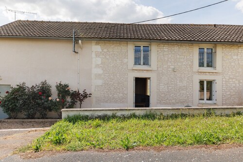 Gîte La Chapelière: Private Terrasse, Garten & WLAN in Assay, Loiretal