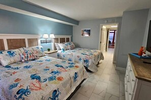 1 habitación, escritorio, tabla de planchar con plancha y wifi 