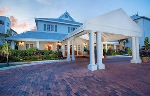 Exterior - Beachfront Beauty w/ Stunning Ocean Sunsets (Gros Islet)