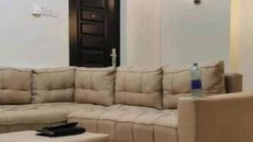 Apartment, 2 Bedrooms | Living room