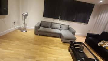 Apartment, 1 Bedroom, Accessible, Balcony | Living room