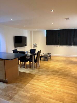 Apartment, 1 Bedroom, Accessible, Balcony | Dining - Central London Luxury Apartment (London)