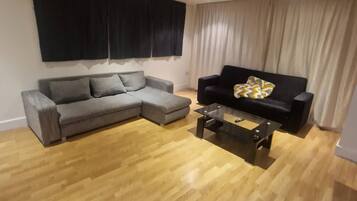 Apartment, 1 Bedroom, Accessible, Balcony | Living room