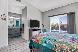 House, Multiple Beds, Pool Access, Mountain View (Shannon 2) - Casa Solara is a Quintessential Palm Springs Retreat! (Palm Springs)