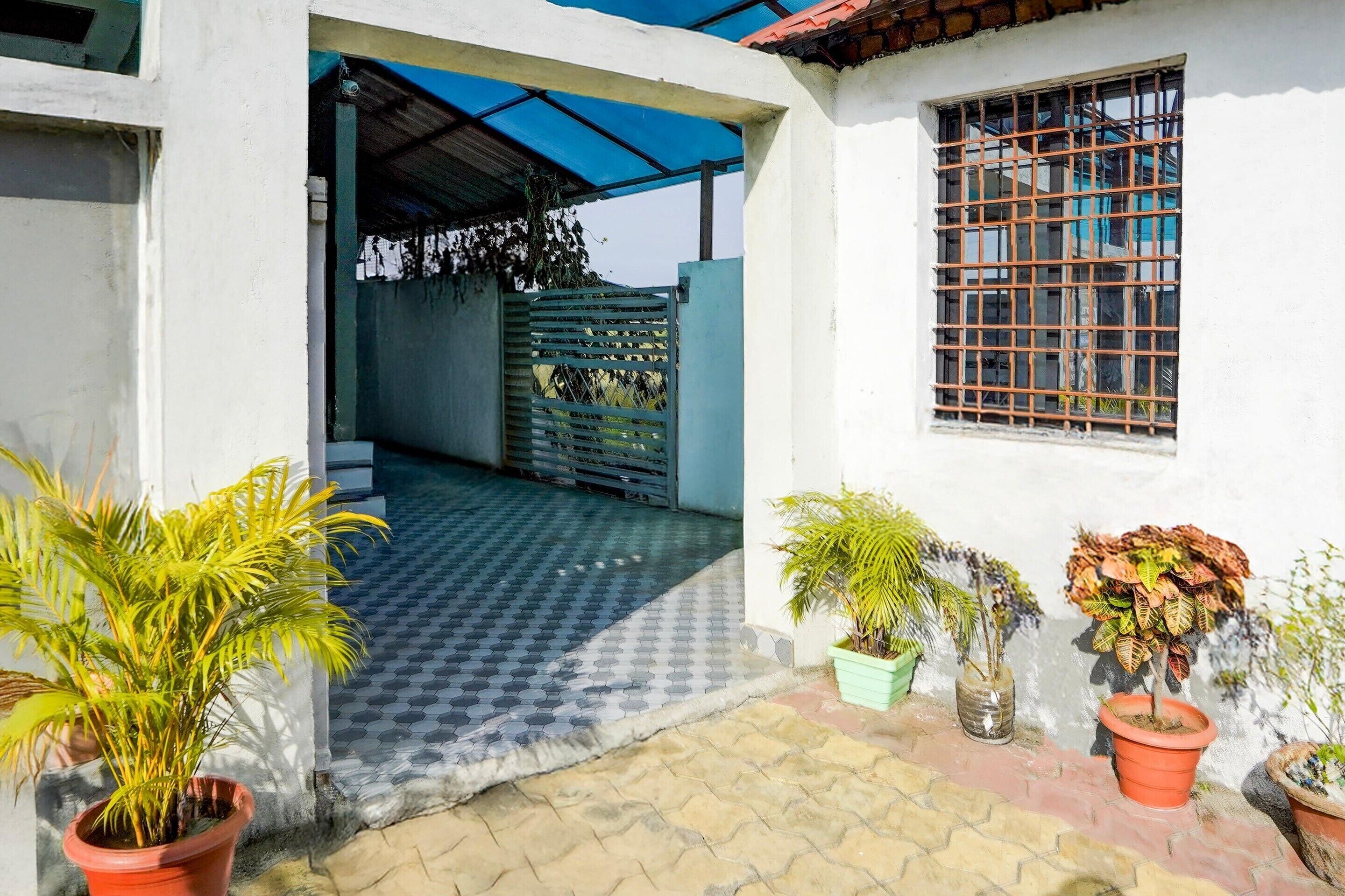 House | Meja sambut tetamu