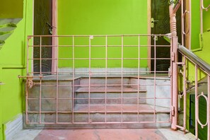 House | Reception - Hotel O Shakuntala Park Bus Terminus (Alipur)