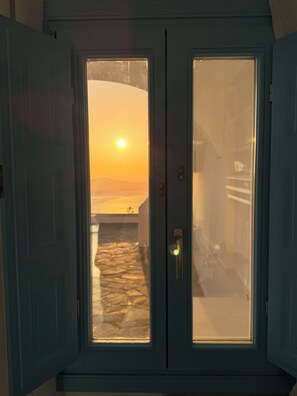 Laptop workspace, free WiFi - Santorini Theasis Suites (Imerovigli)