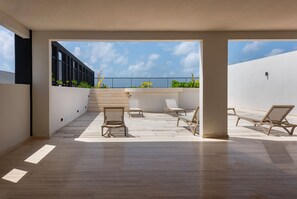 Terrace/patio - 2BR Oasis in Tulum | Rooftop Pool • Wi-Fi• Parking (Tulum)