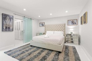 Comfort Villa | Iron/ironing board, free WiFi, bed sheets - Casa Oasis by Glam Homes (Ojus)