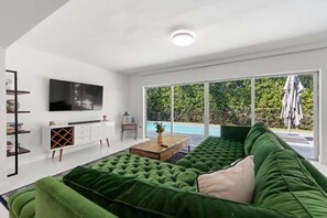 Comfort Villa | Living area - Casa Oasis by Glam Homes (Ojus)