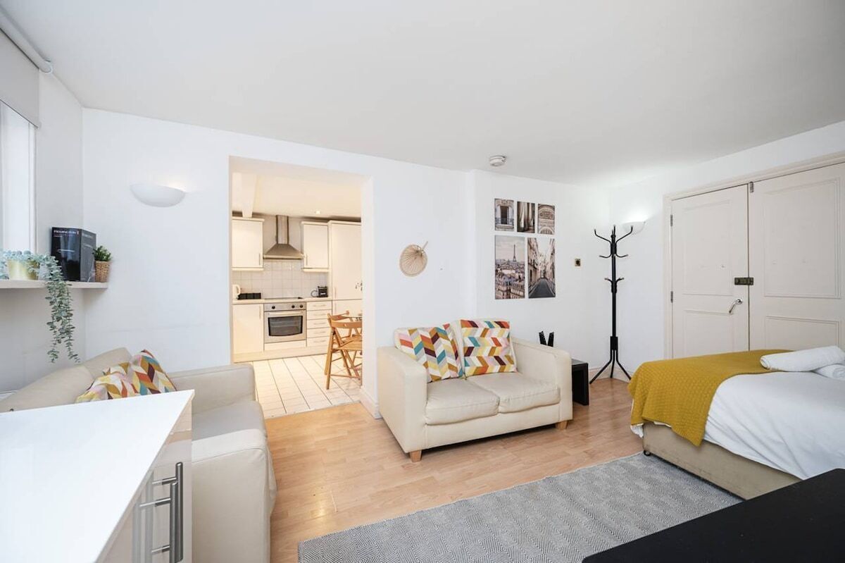1 bedroom, iron/ironing board, free WiFi