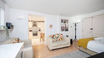 1 bedroom, iron/ironing board, free WiFi