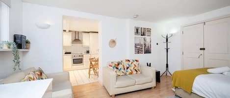 1 bedroom, iron/ironing board, free WiFi