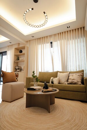 Living area - Cozy 2-bedroom apartment in marvelous Santiago de los Caballeros with AC (Santiago de los Caballeros)