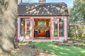 Exterior - Sleeps 24 | 2 Homes + 2 Pools + Beauty Bar (Fort Worth)