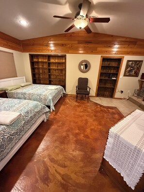 Room - Beautiful home directly on the river with beautiful views (Bradenton)