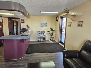 Lobby - Executive Inn (Comfort)